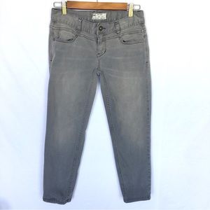 Free People Women’s Gray Distressed Stretch Ankle Length Jean Size 2